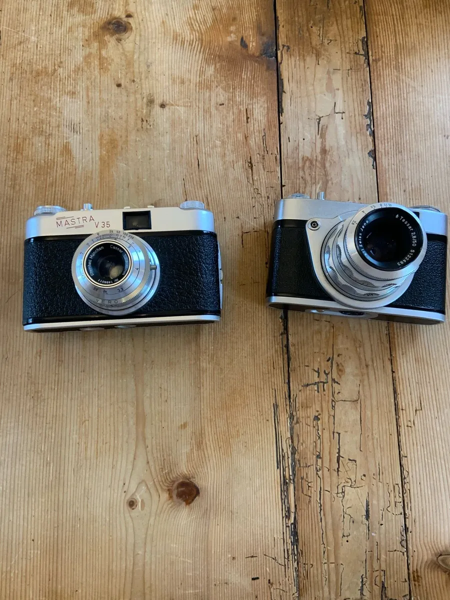 2 Cameras 1950s sold as one lot. - Image 1