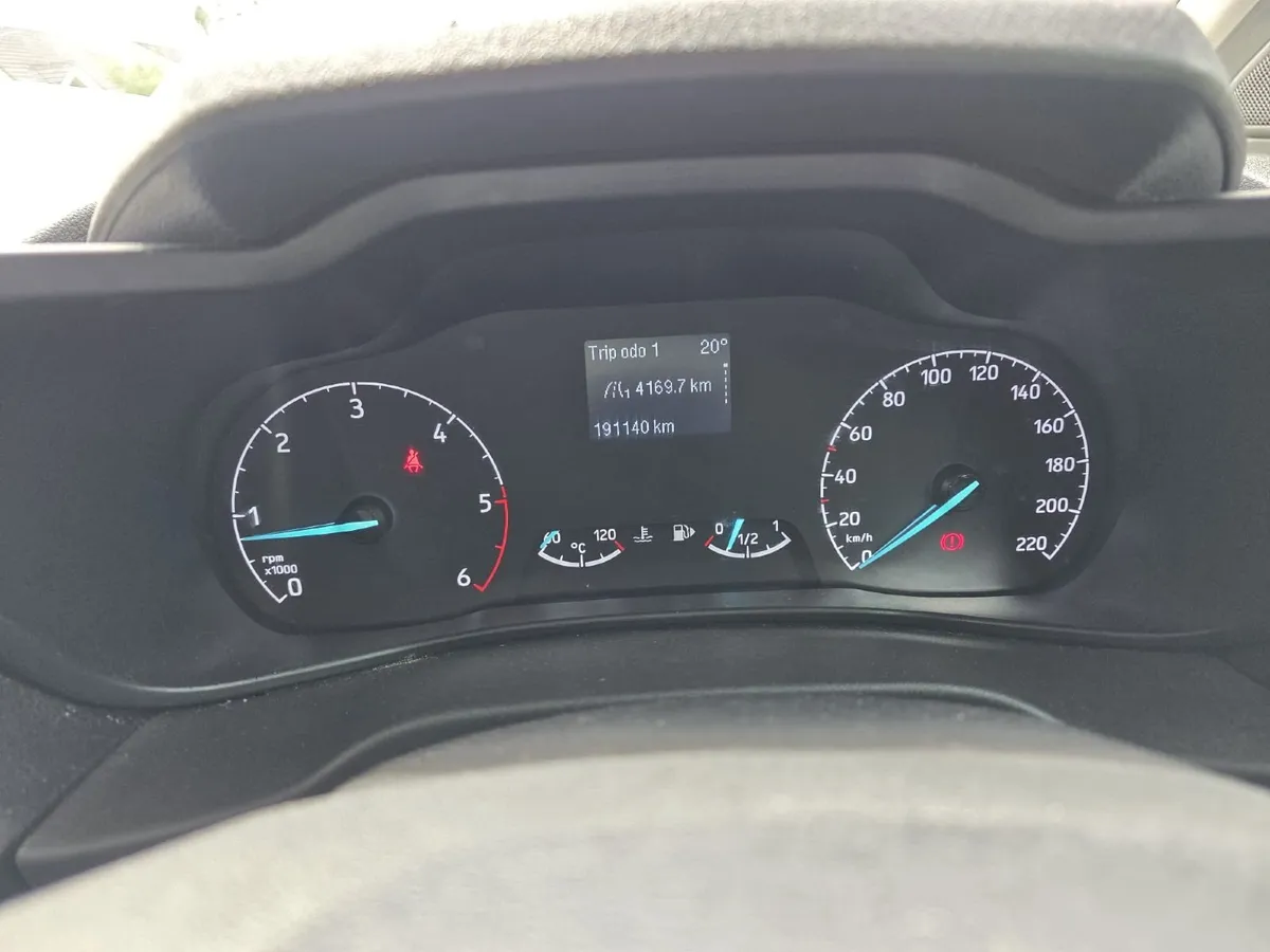 Ford Transit Connect 2023 - Image 2