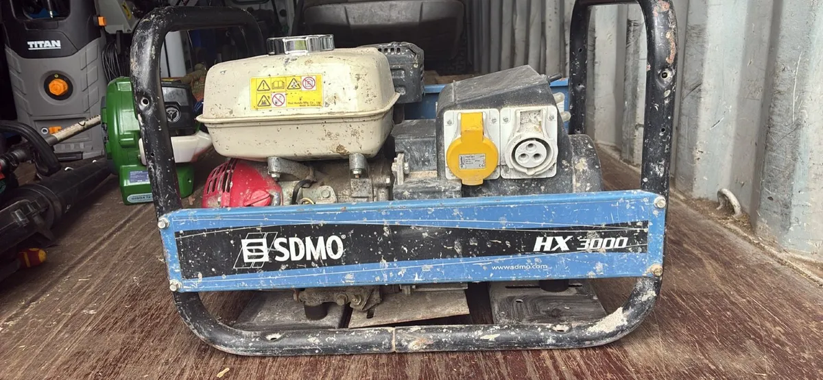 SDMO 3000 HX Generator 2700W - Image 4