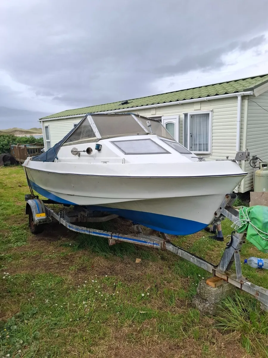 boat with trailor - Image 1