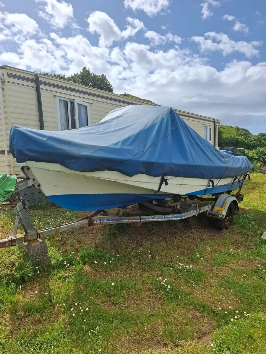 boat with trailor - Image 2