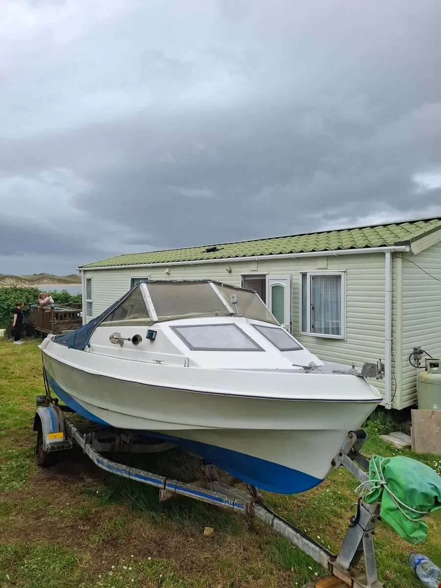 boat with trailor - Image 3
