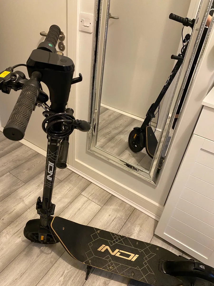Electric scooter - Image 2