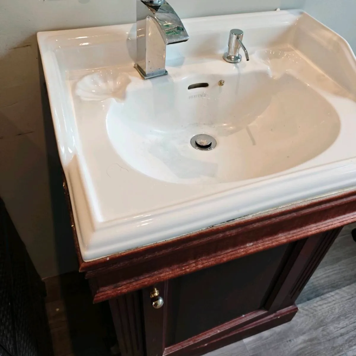 Sink - Image 1
