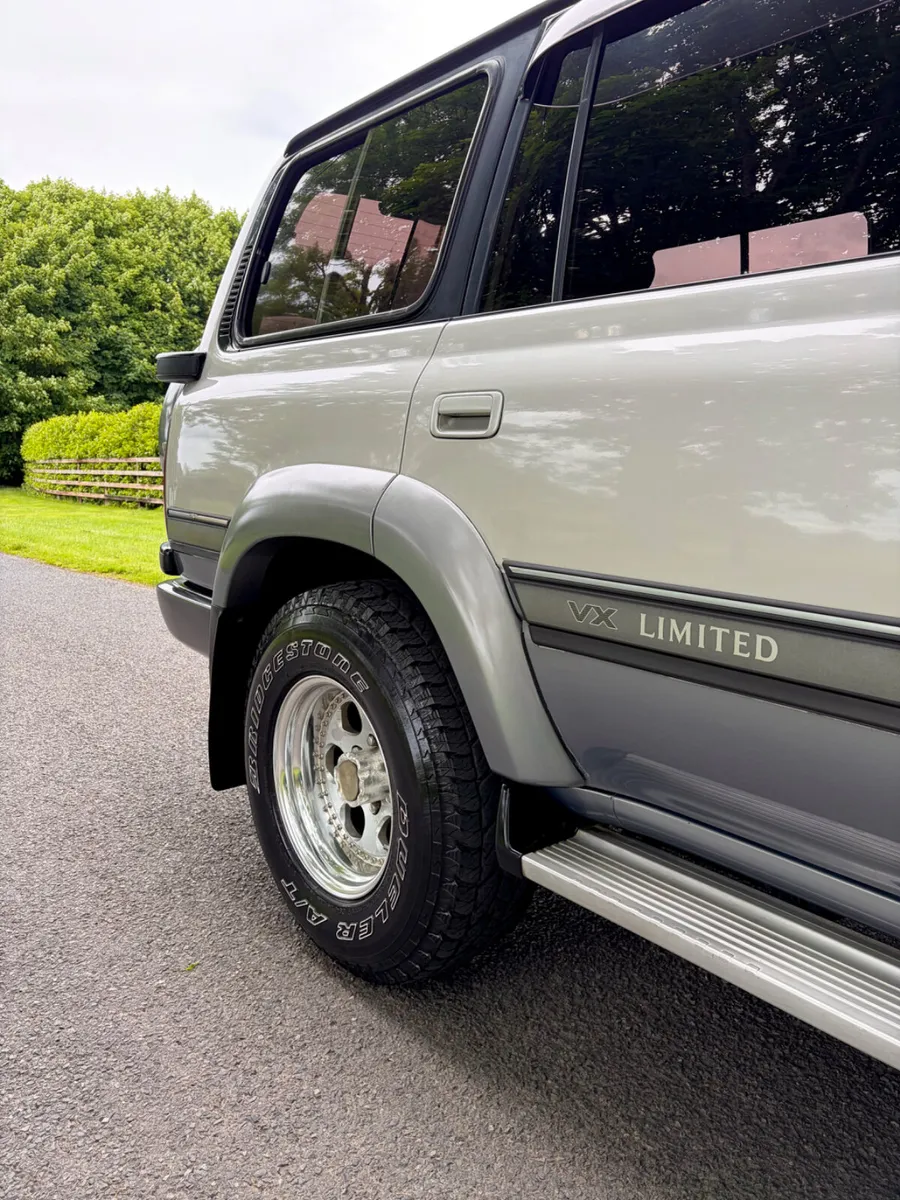 Toyota Landcruiser VX Limited 4.5 petrol 24v - Image 4