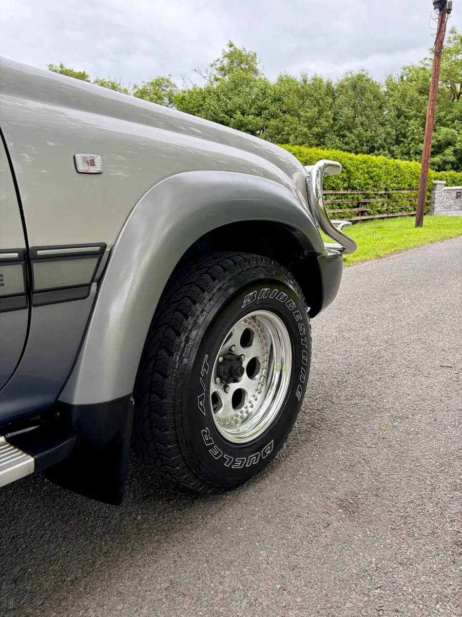Toyota Landcruiser VX Limited 4.5 petrol 24v - Image 3
