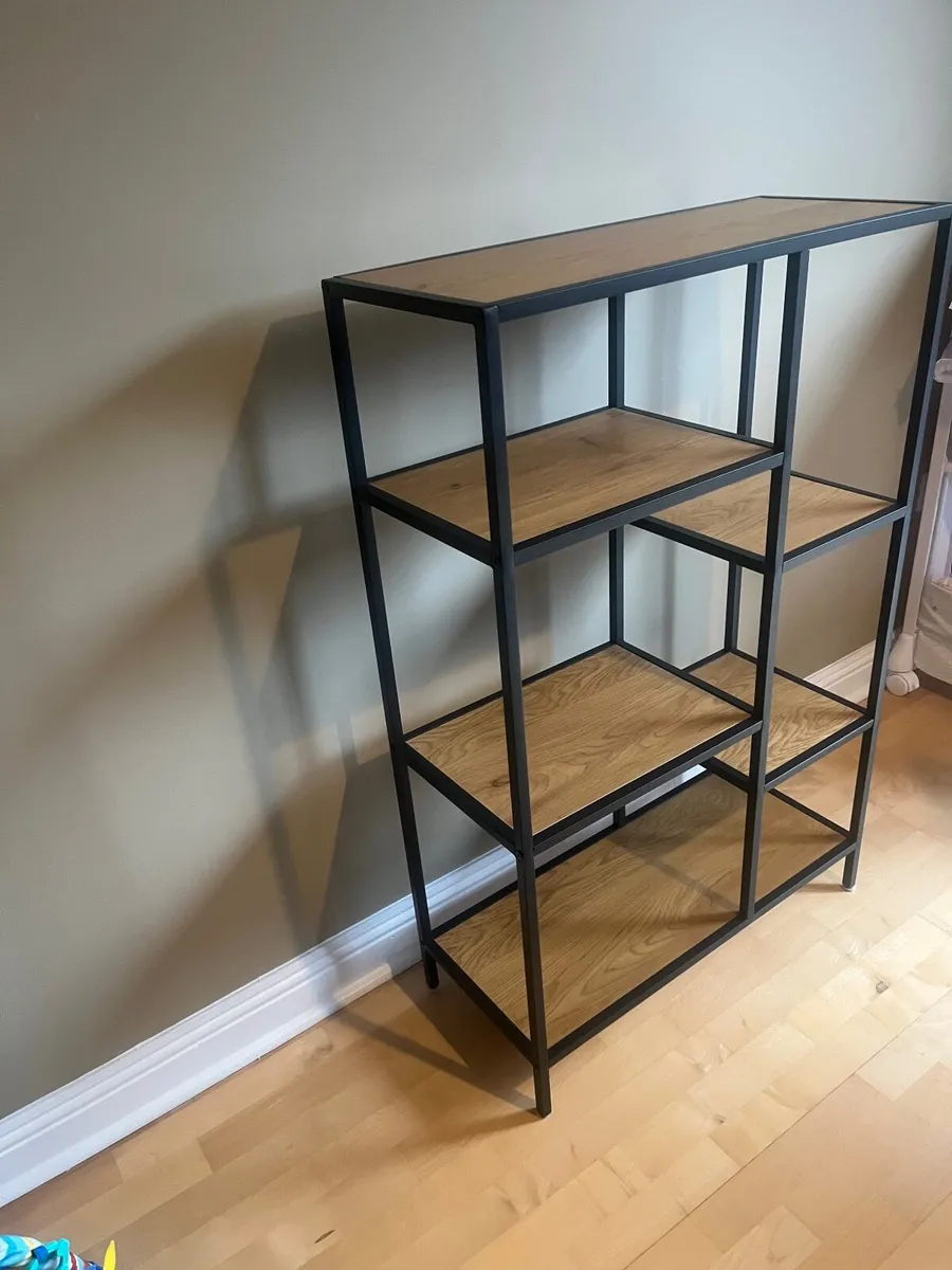 Photo Stand - Image 1