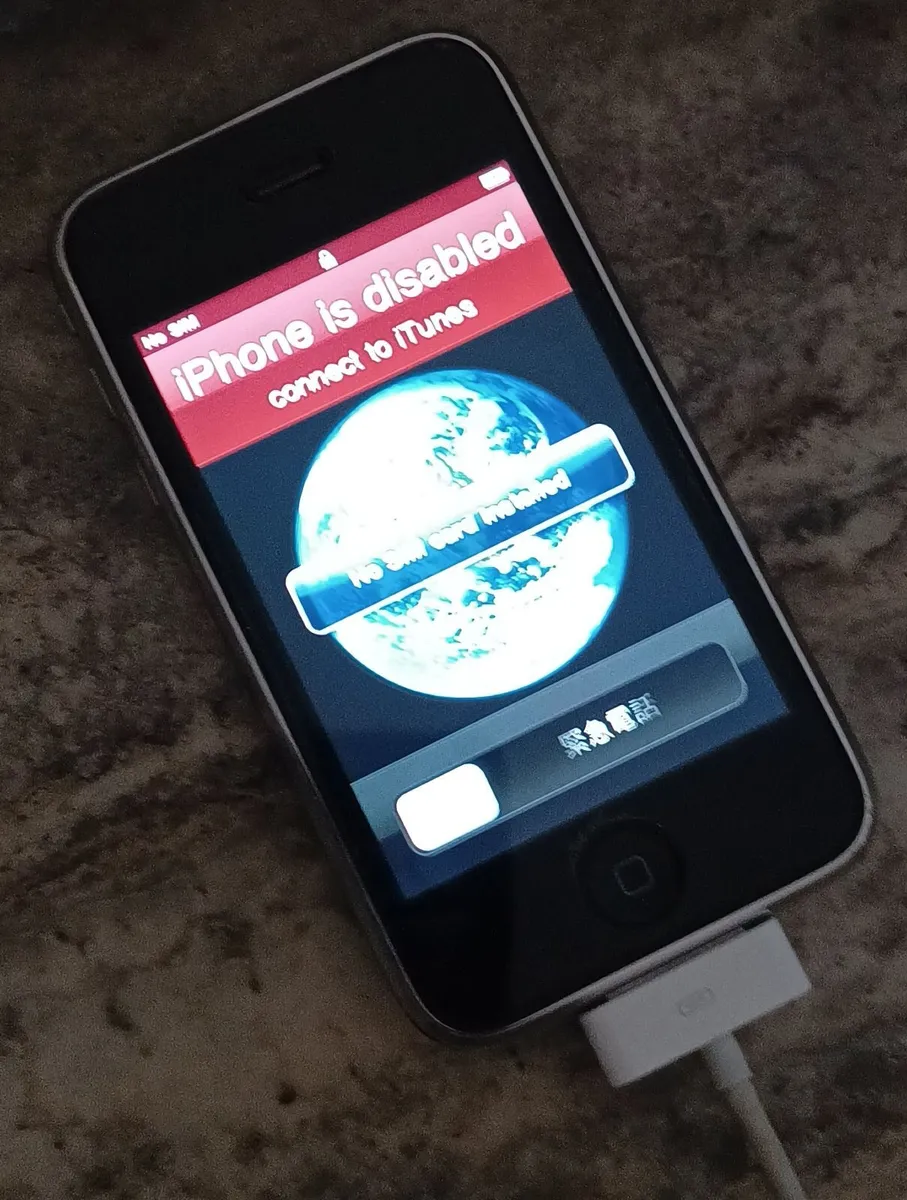 Vintage I-Phone 3G - Image 1