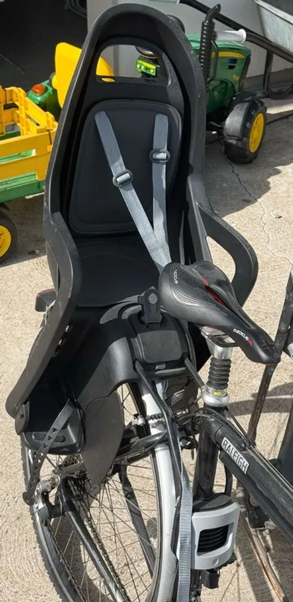 Rear Child Bike Seat - Image 2