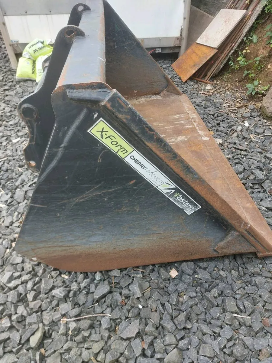 Manitou  bucket - Image 2