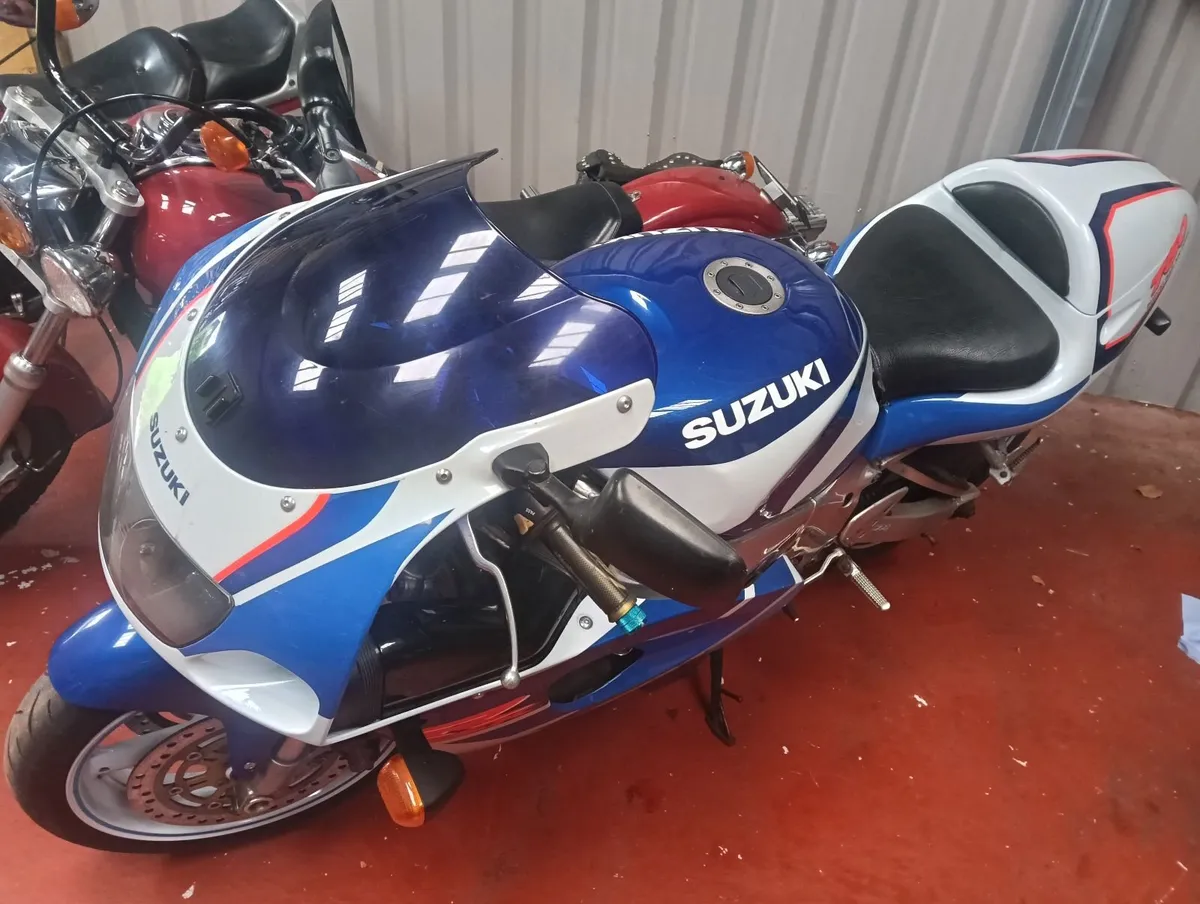 Suzuki gsx 750 1997 - Image 2
