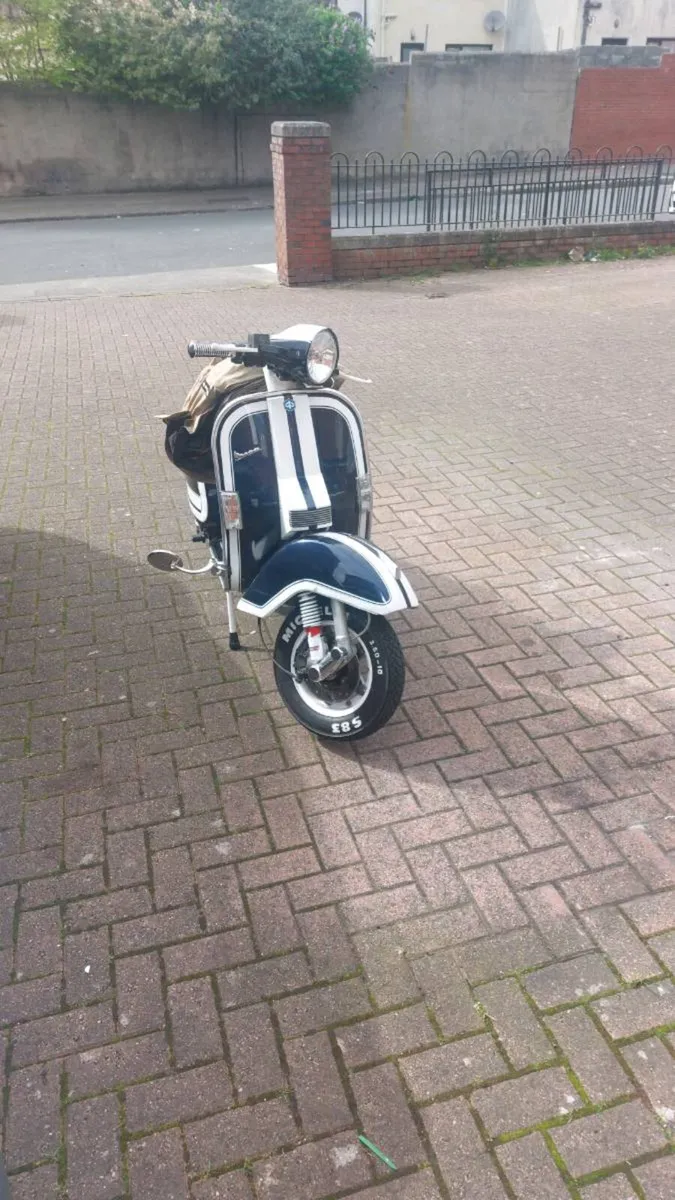Vespa PX 200 - Image 1