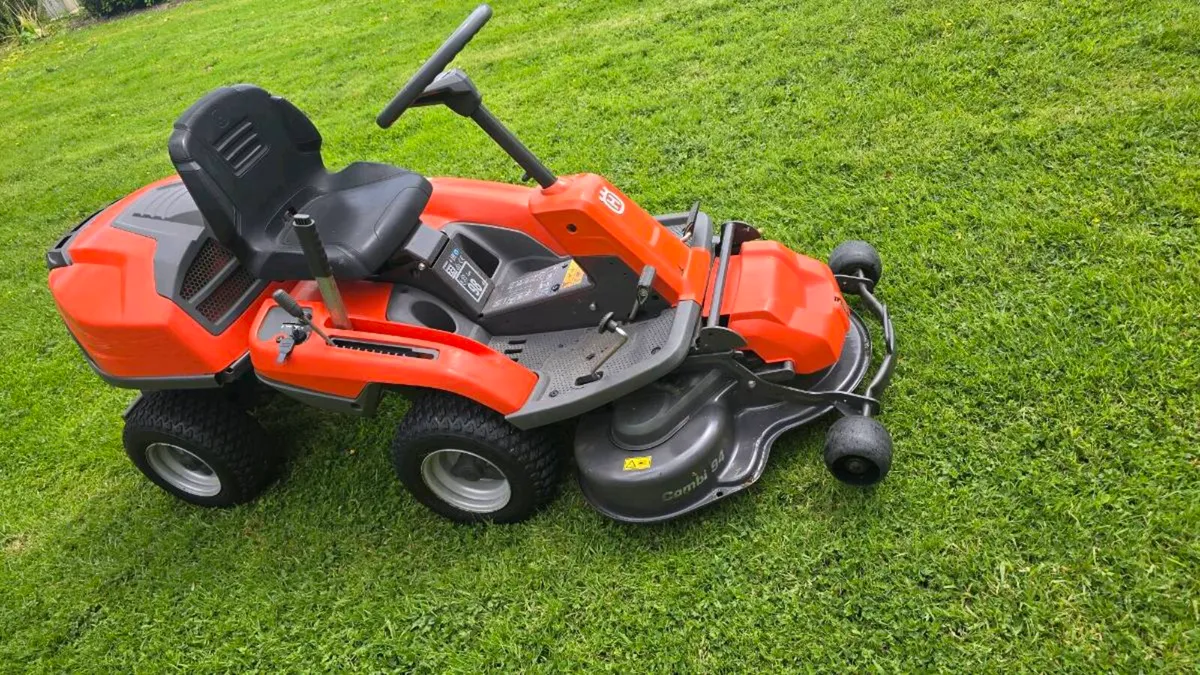 Husqvarna R214TC - Image 2