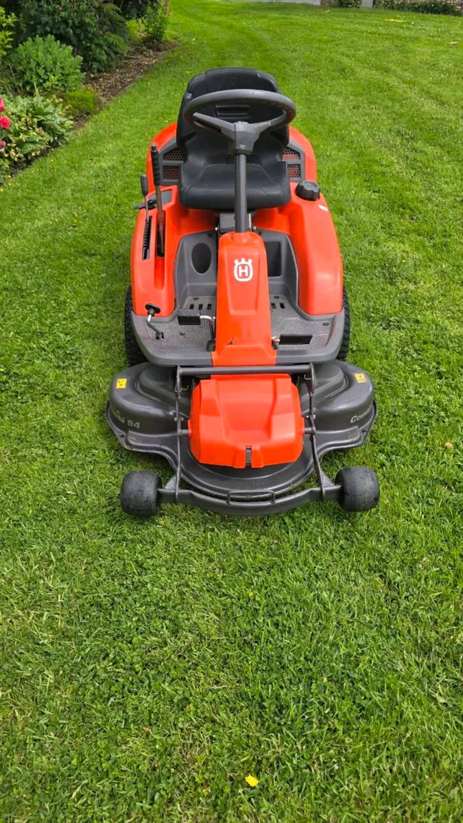 Husqvarna R214TC - Image 1