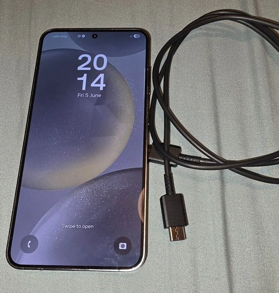 Samsung Galaxy S24 128GB Black, immaculate condition. - Image 3