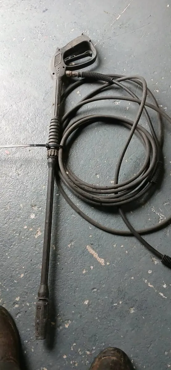 Hose - Image 1