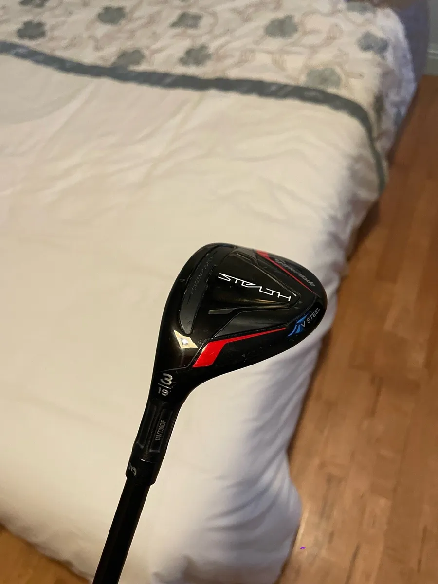 Left Hand Taylormade Stealth Hybrid - Image 1