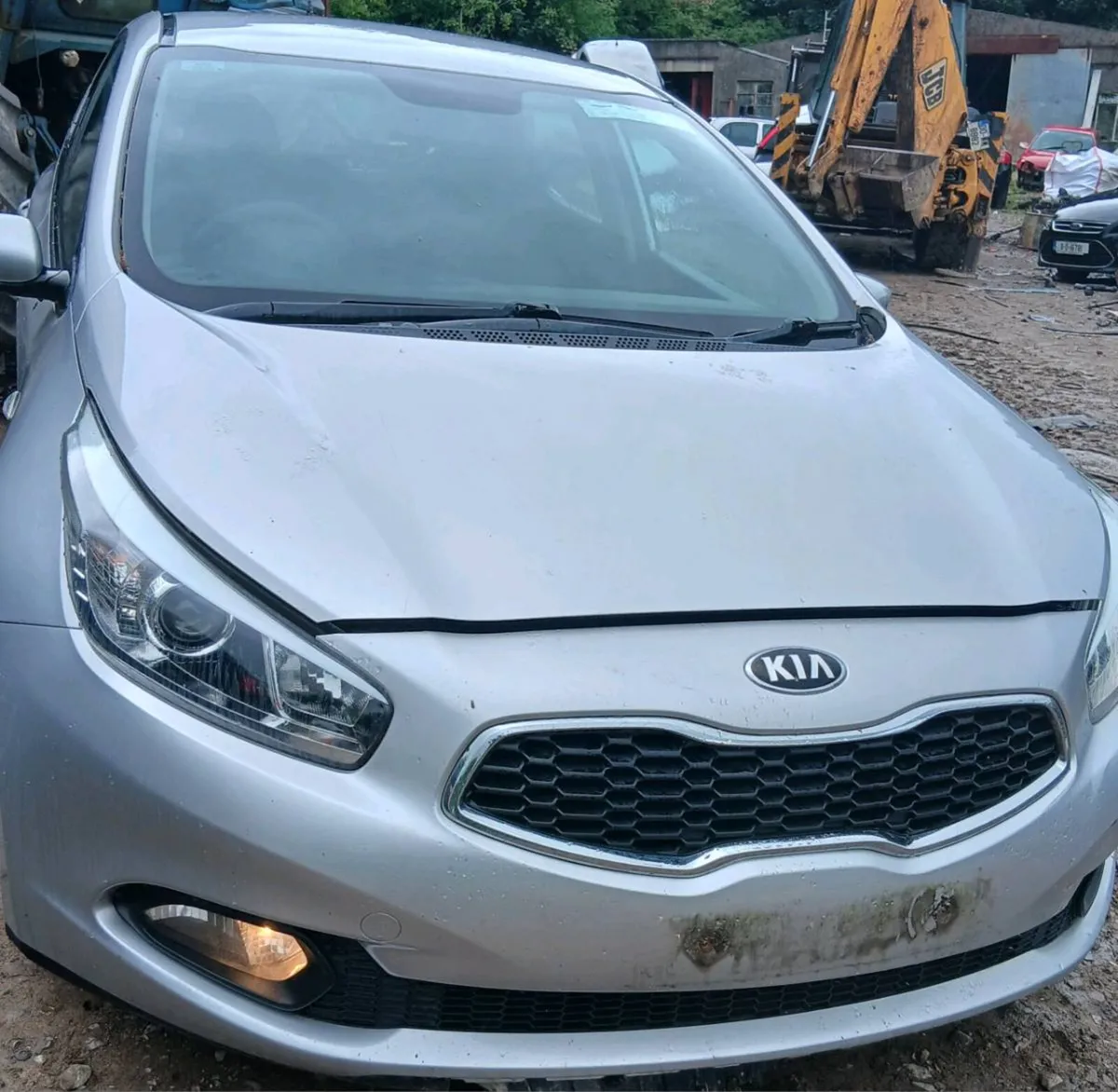 Breaking kia ceed cars - Image 3