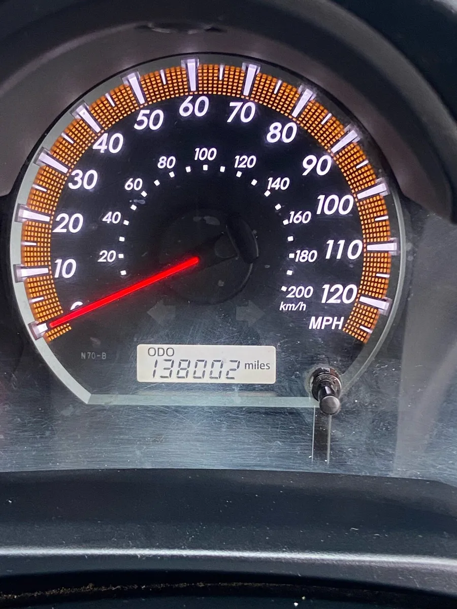 Toyota Hilux - Image 2