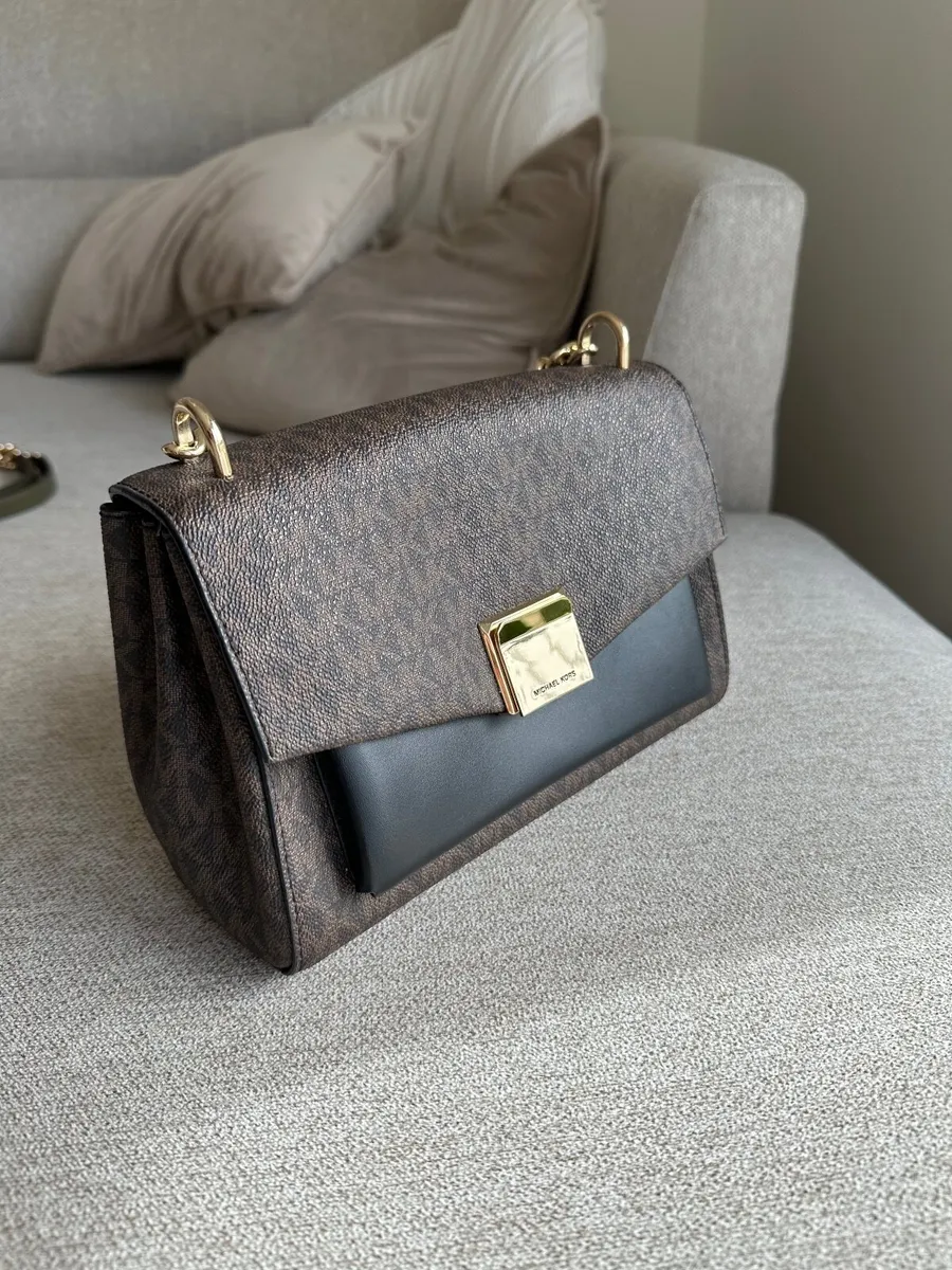 Genuine Michael Kors Lita Medium Crossbody Bag - Image 2