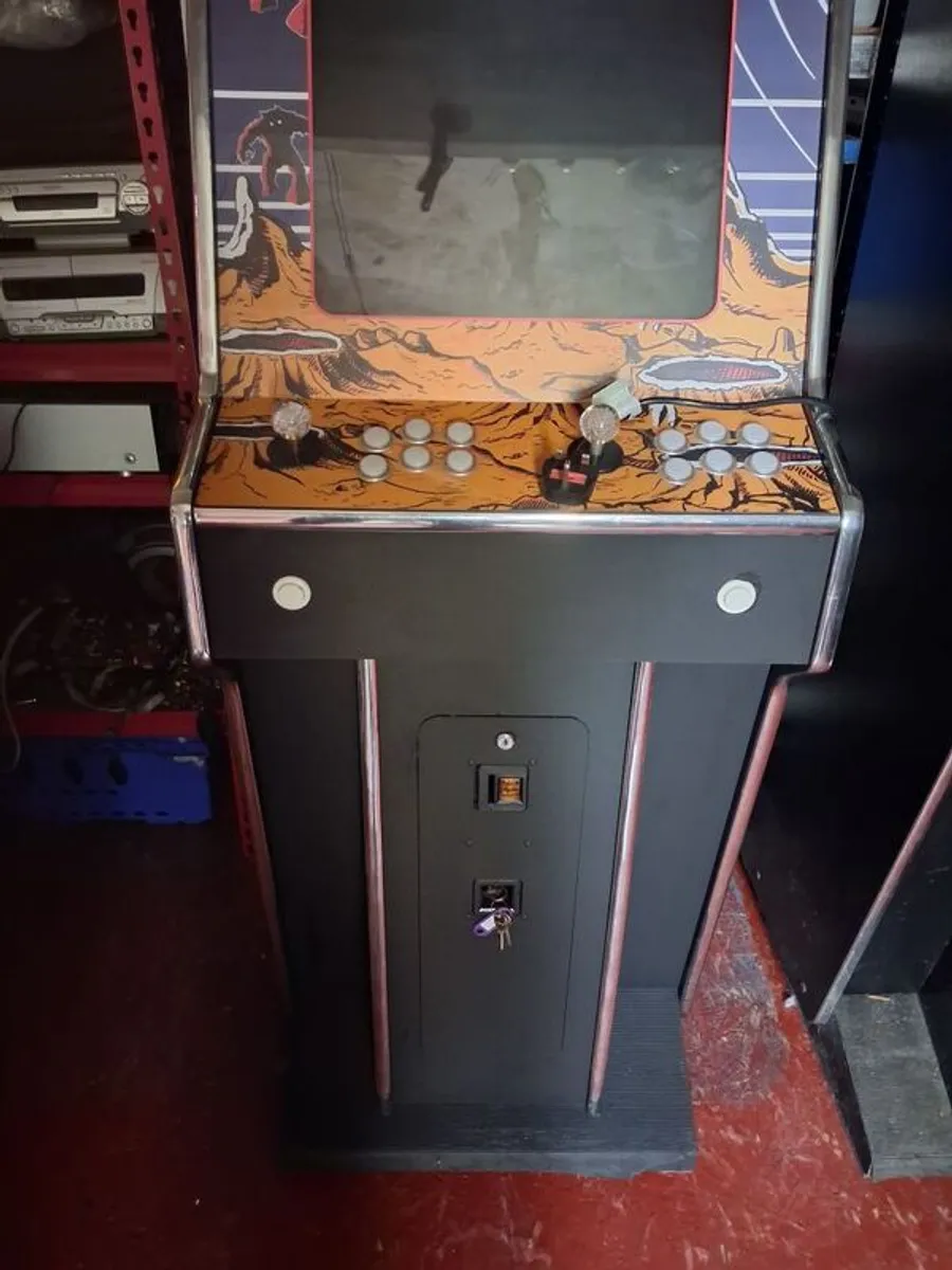 Arcade Machine - Image 1