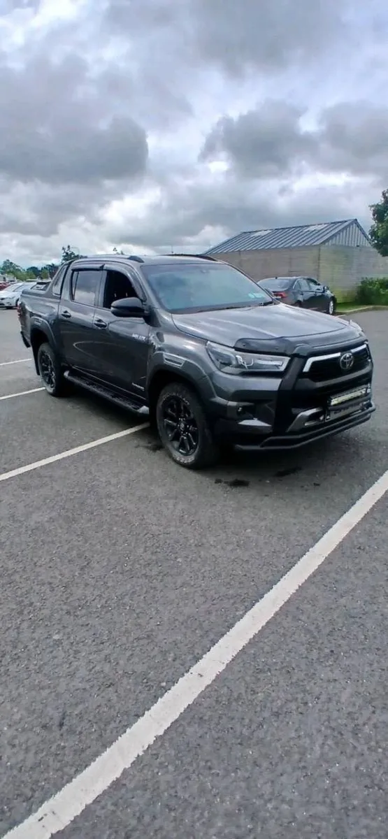 Toyota hilux x model.231 - Image 2