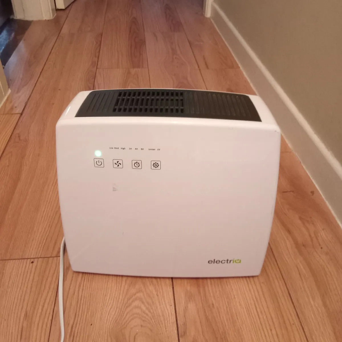 Air purifier - Image 1