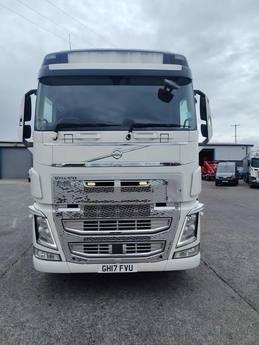 2017 Volvo FH 500 Globtrotter Tipping Hydraulics - Image 3