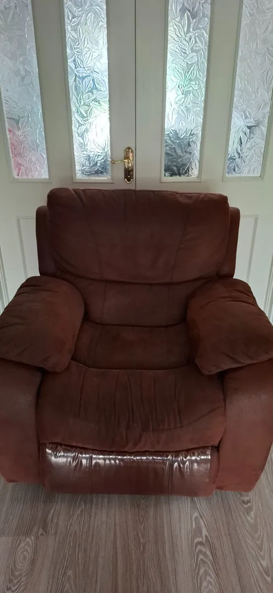 3 Seat Recliner and 2 Single Recliners - Image 3