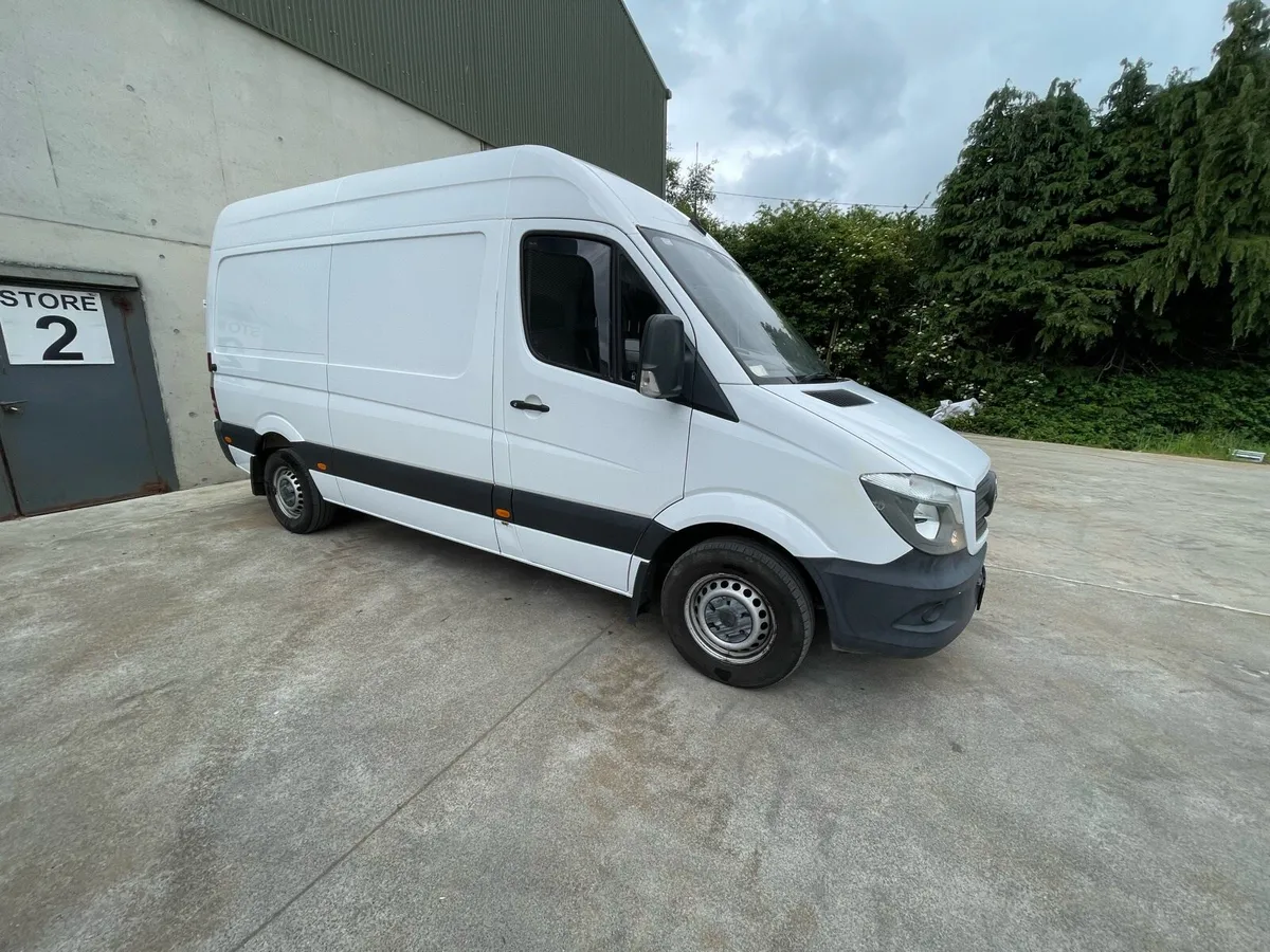 Mercedes Benz Sprinter mwb **low km - Image 1