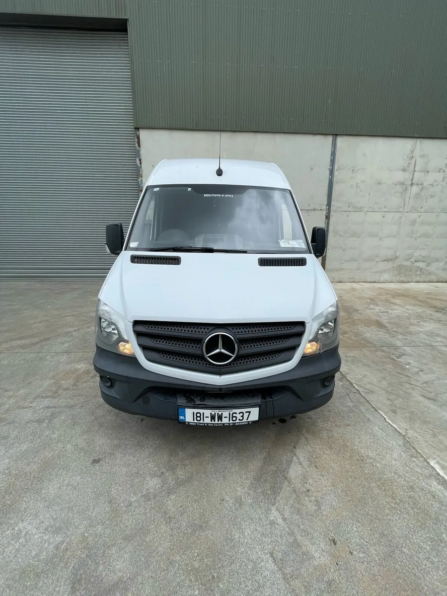 Mercedes Benz Sprinter mwb **low km - Image 3