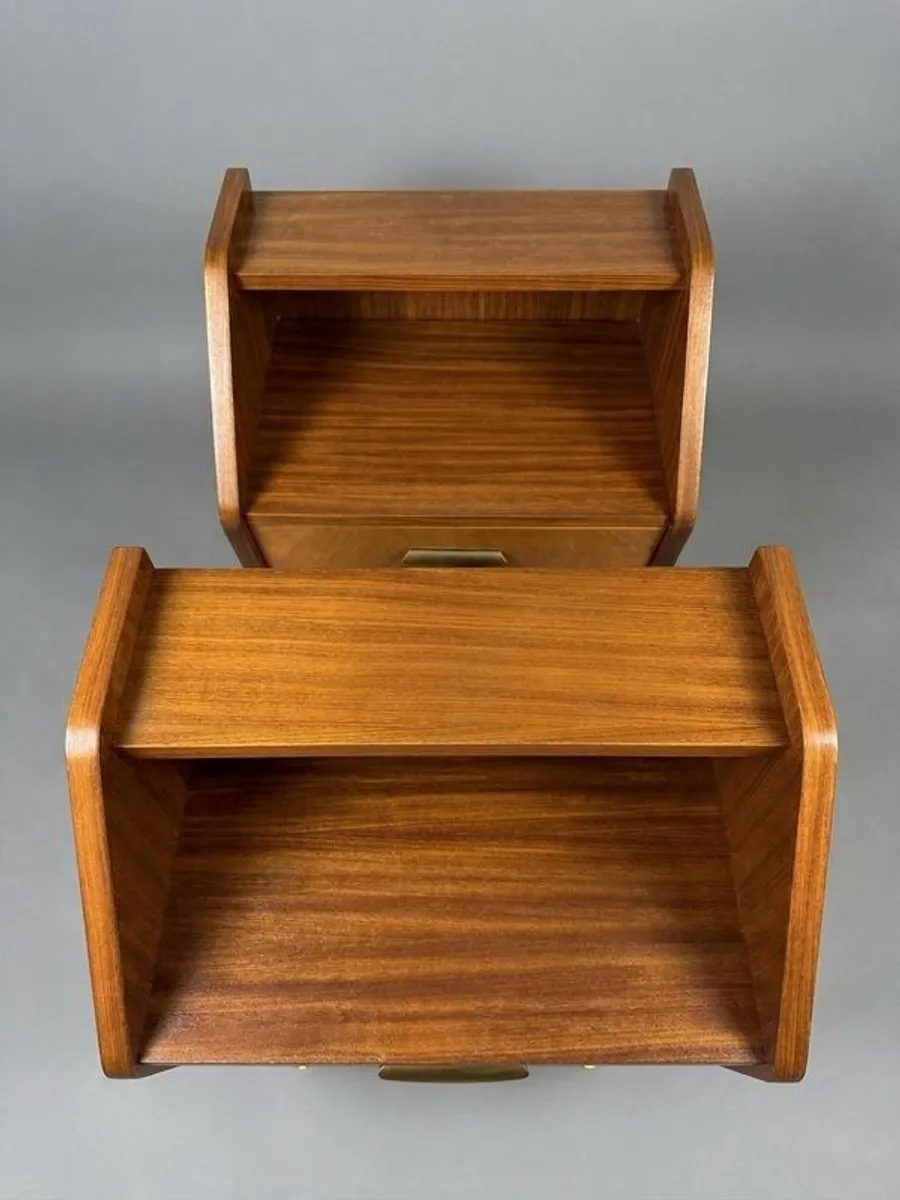 Stunning 1950s Italian Mid Century Nightstands - Image 2