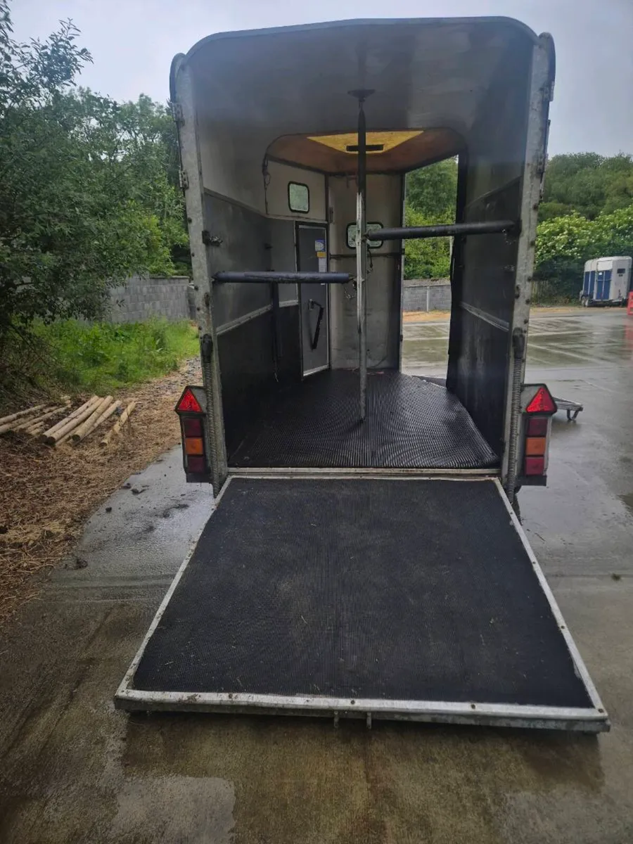 Hb505 horsebox - Image 2