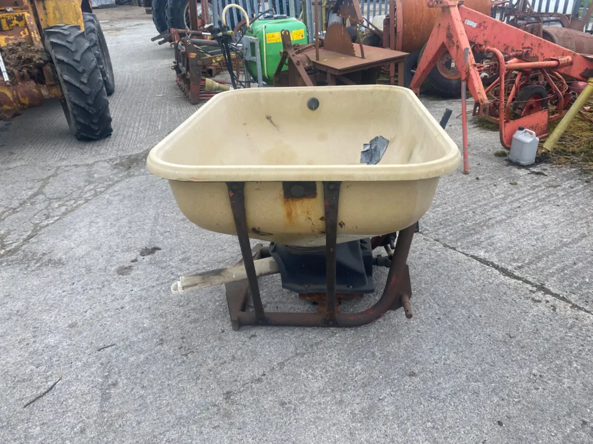 Abbey fertiliser spreader - Image 2