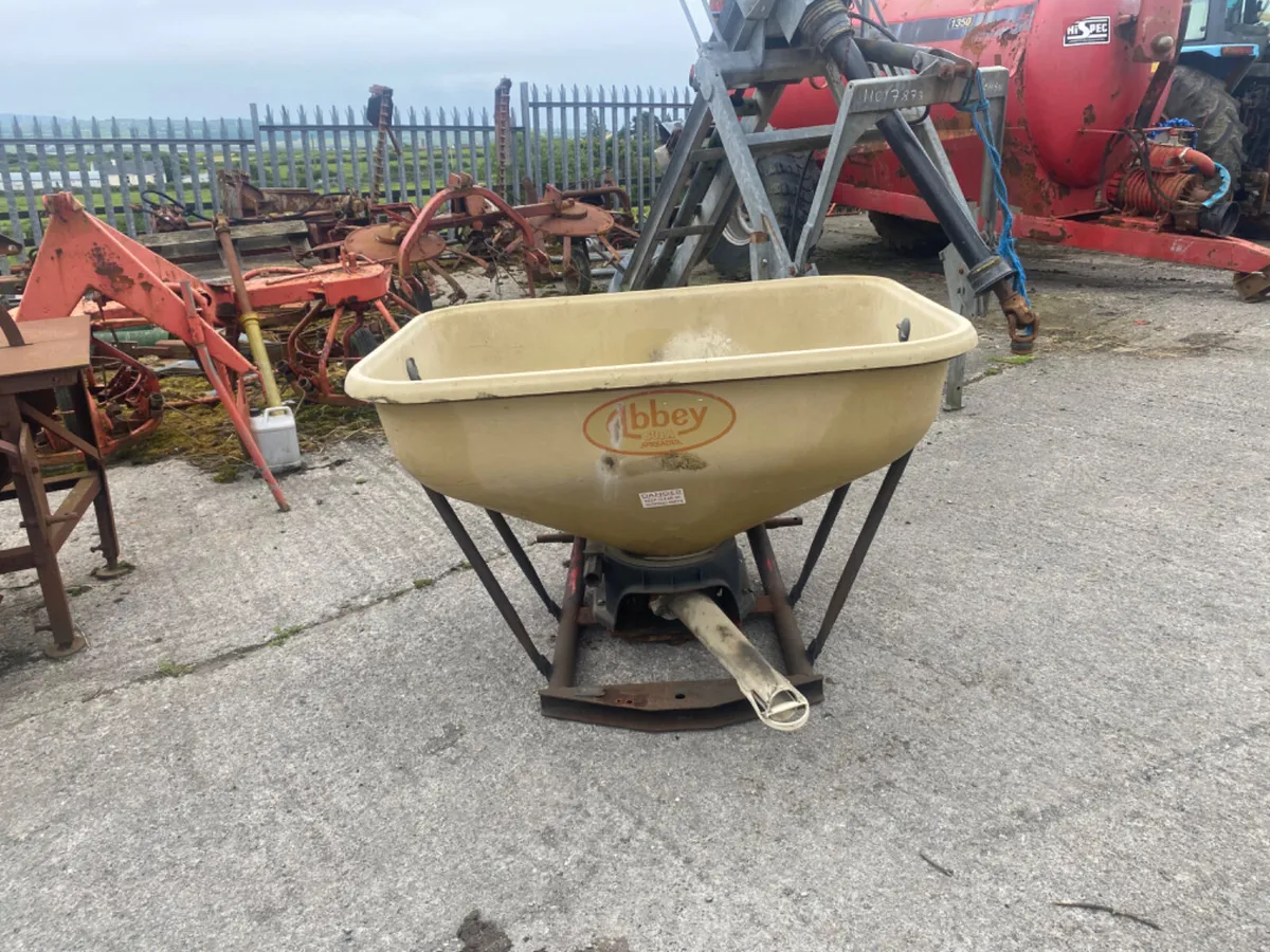 Abbey fertiliser spreader - Image 1