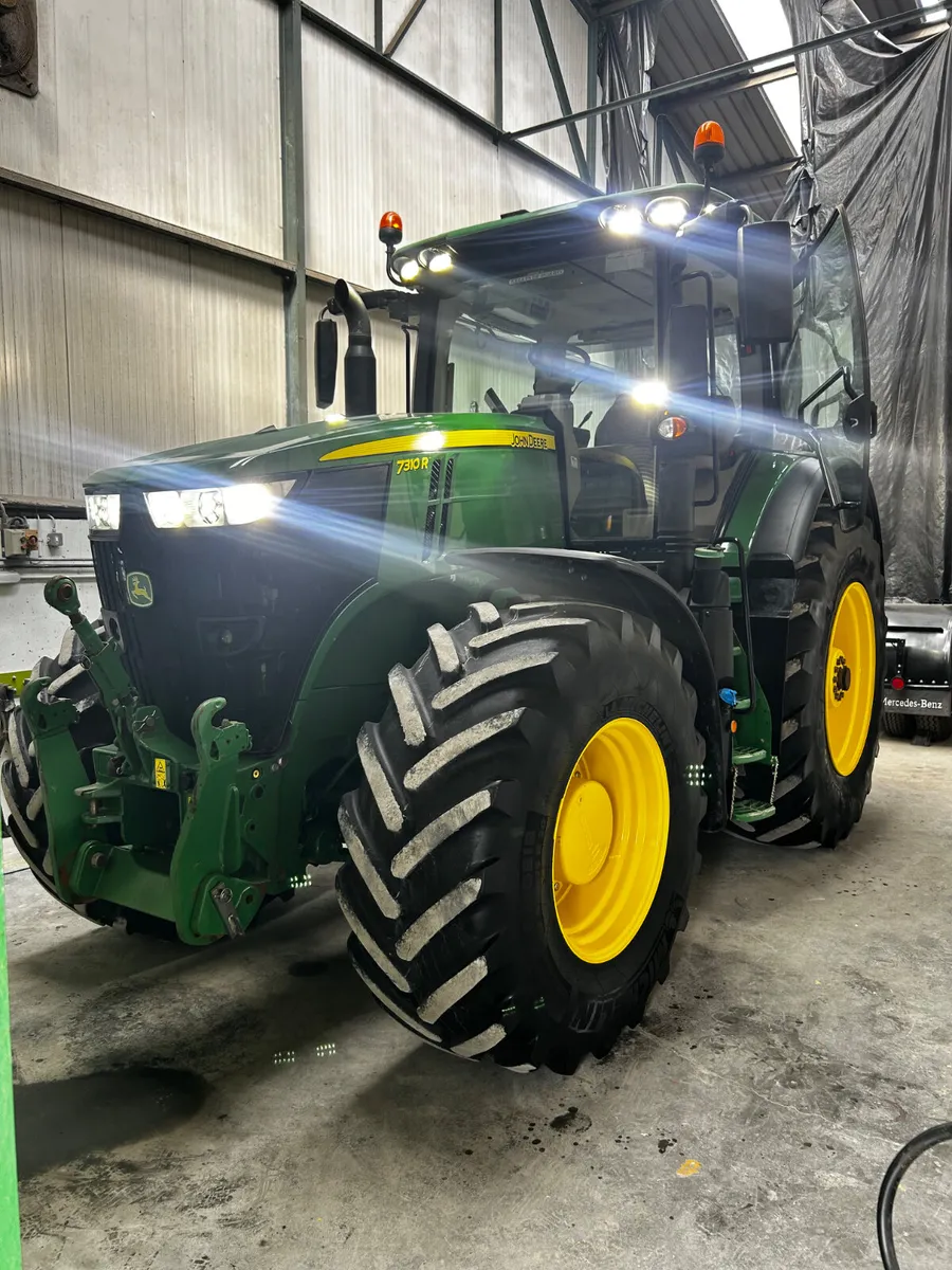 John Deere 7310R - Image 1