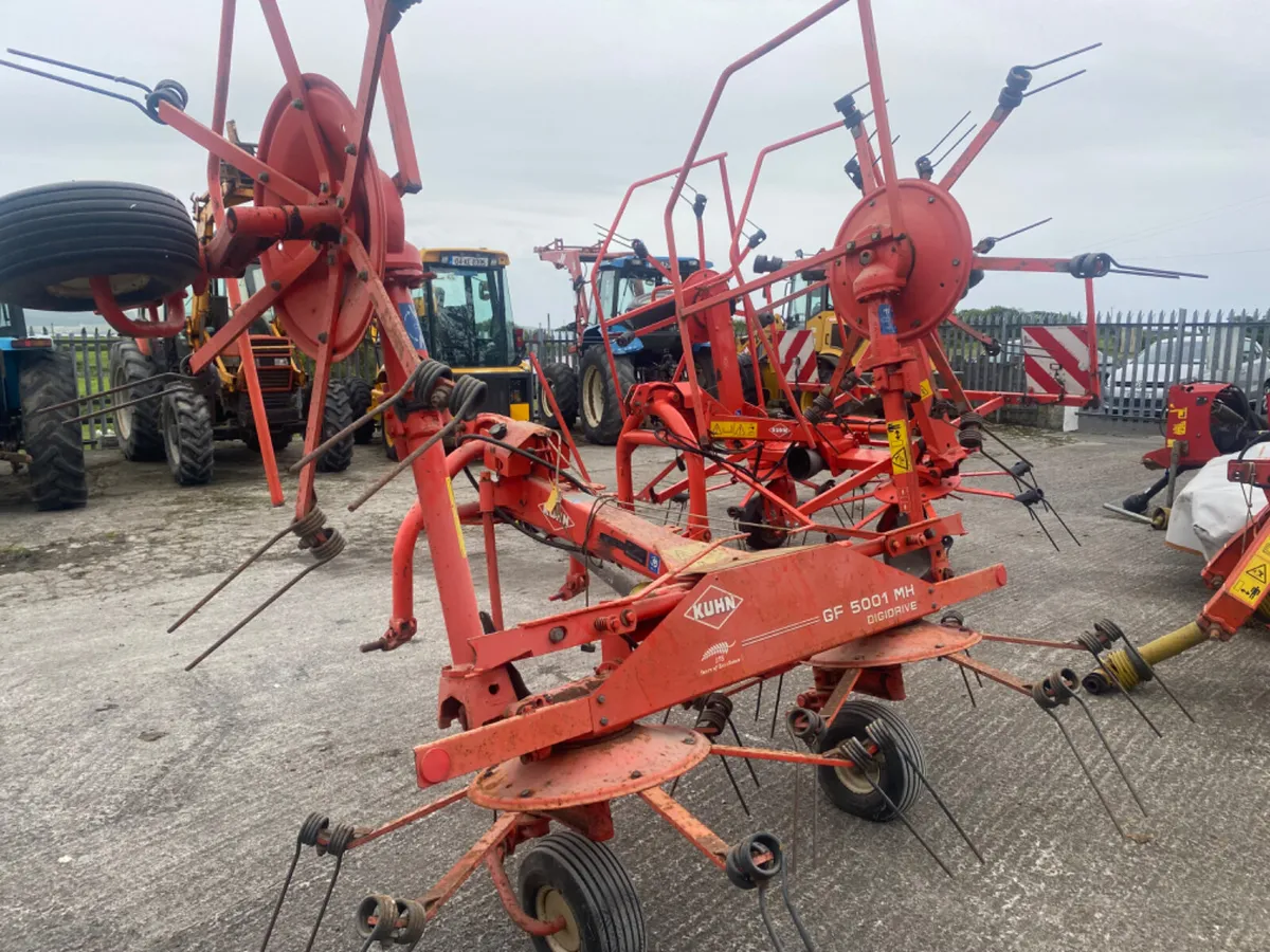 Kuhn 4 rotor tedder - Image 1