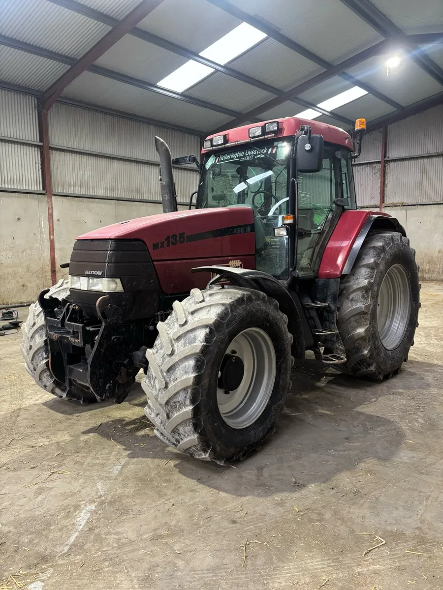 Case mx 135 - Image 1