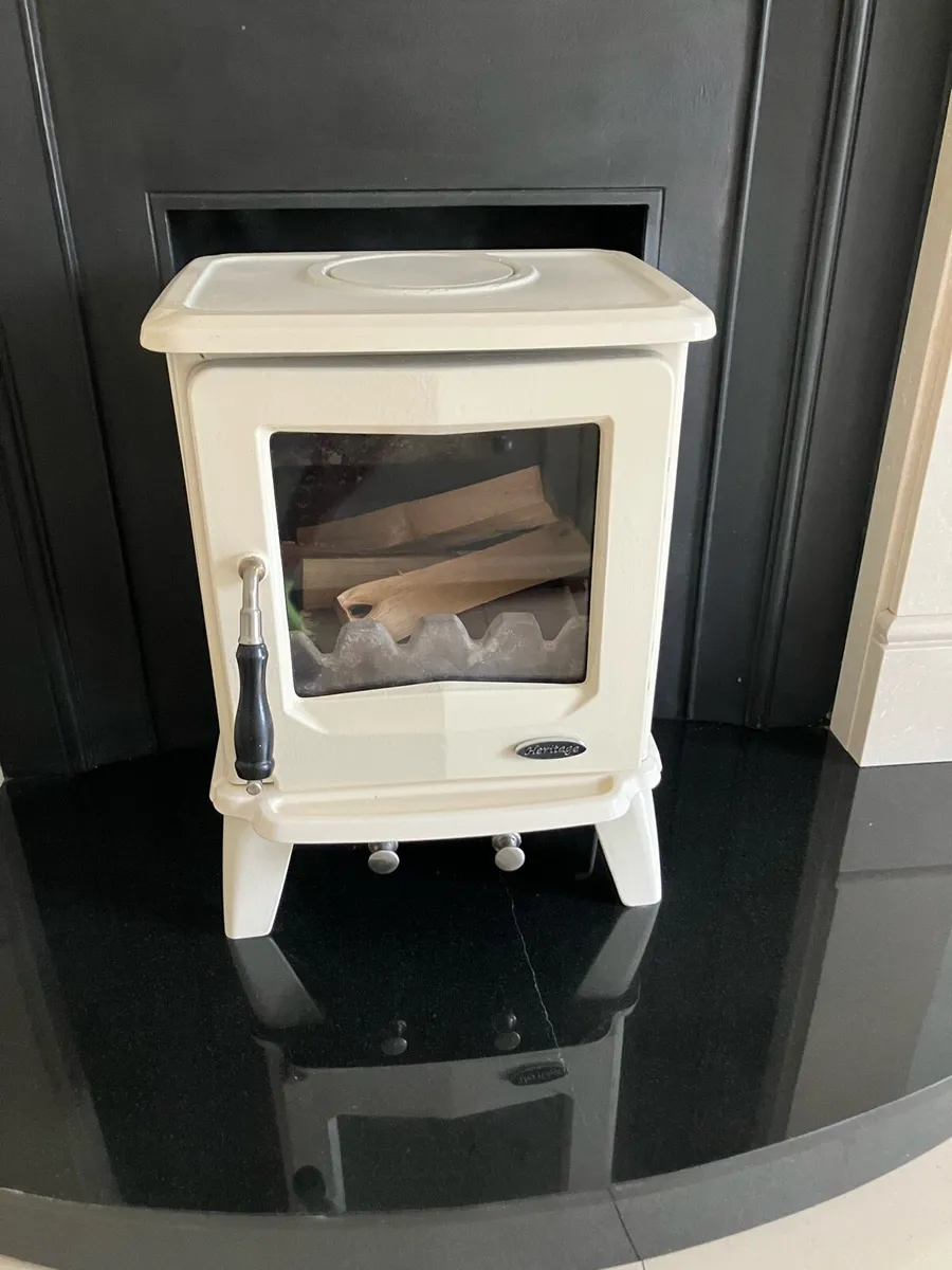 Cream stove - Image 1