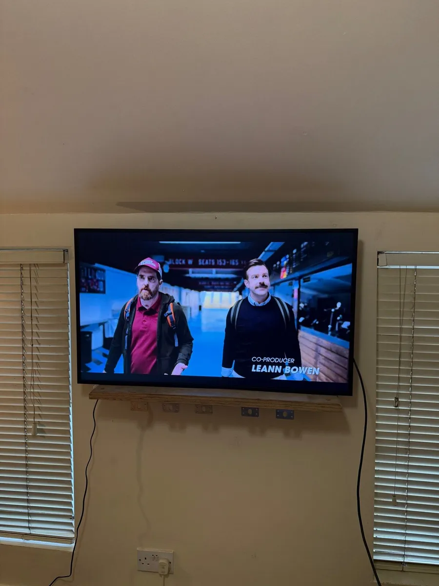 Samsung 43” 4K. Super thin - Image 1