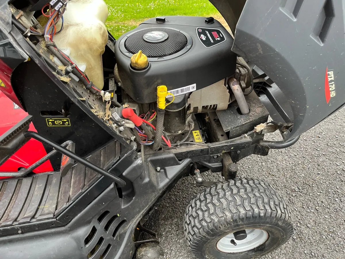 Castlegarden hydro 16/5HP ride on lawnmower - Image 2