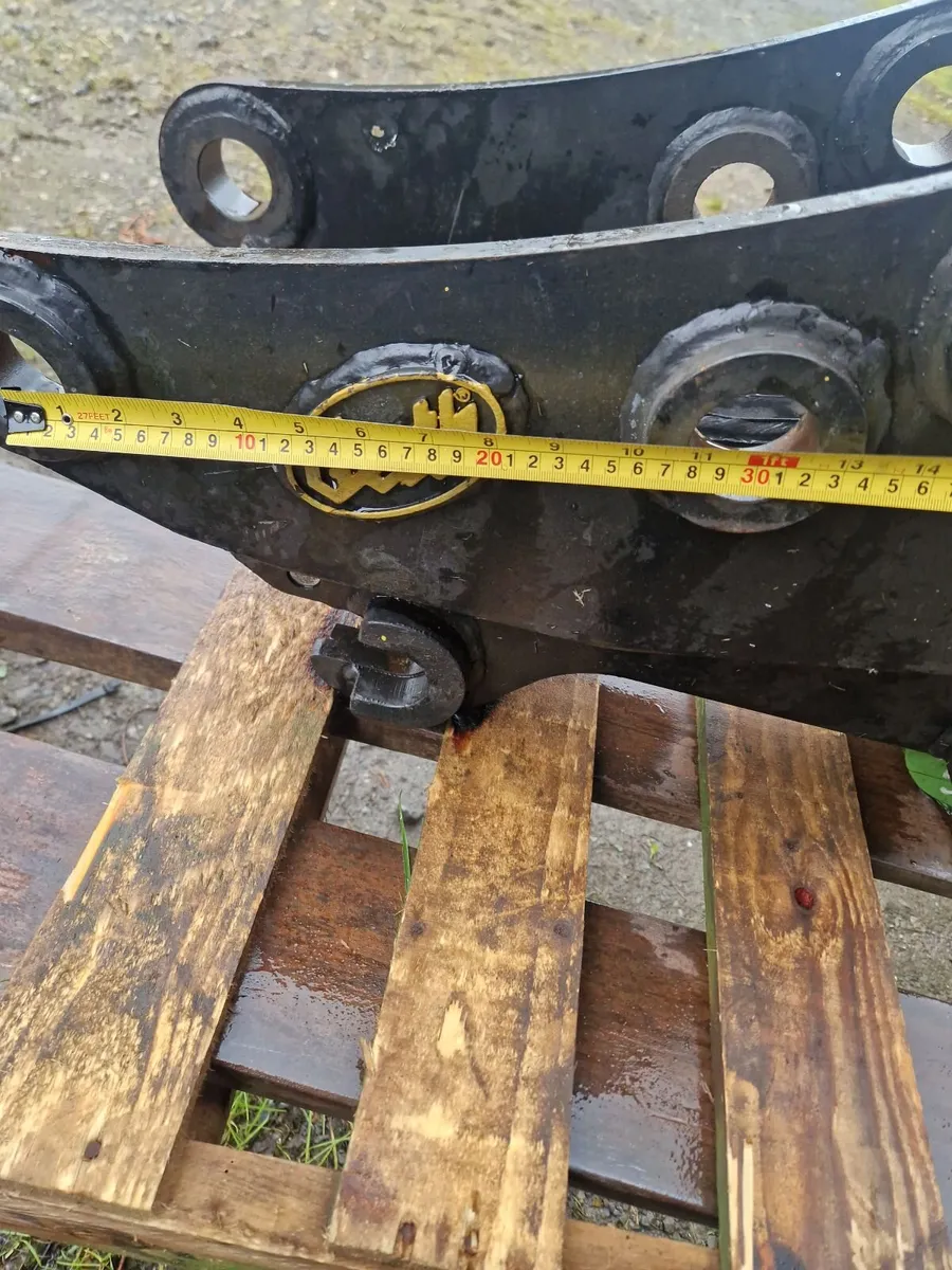 Geith Quick Hitch Ford/NH Digger - Image 4