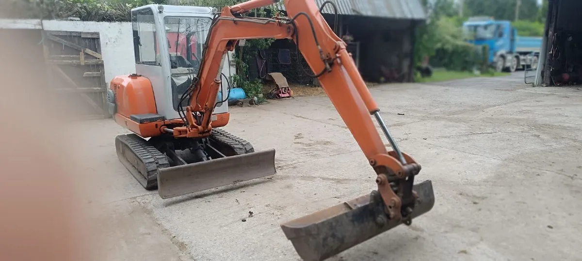 Mini digger - Image 1