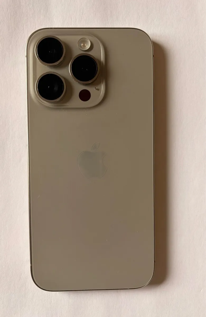 iPhone 15 Pro - Image 2