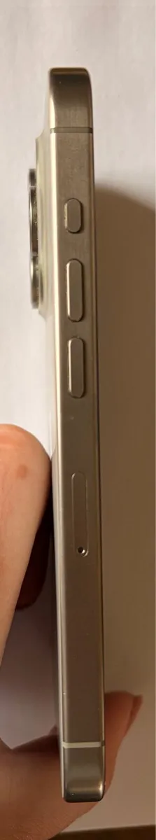 iPhone 15 Pro - Image 4