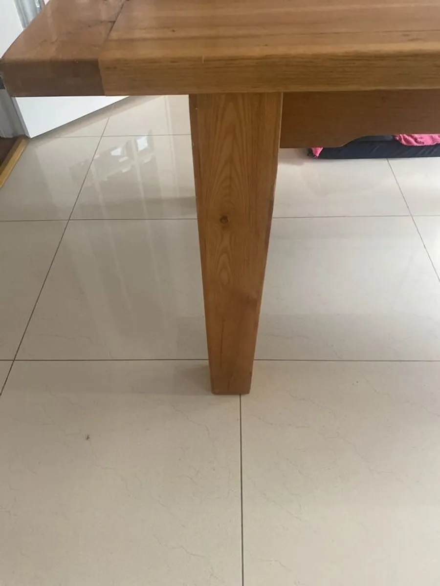 Solid wood table - Image 4