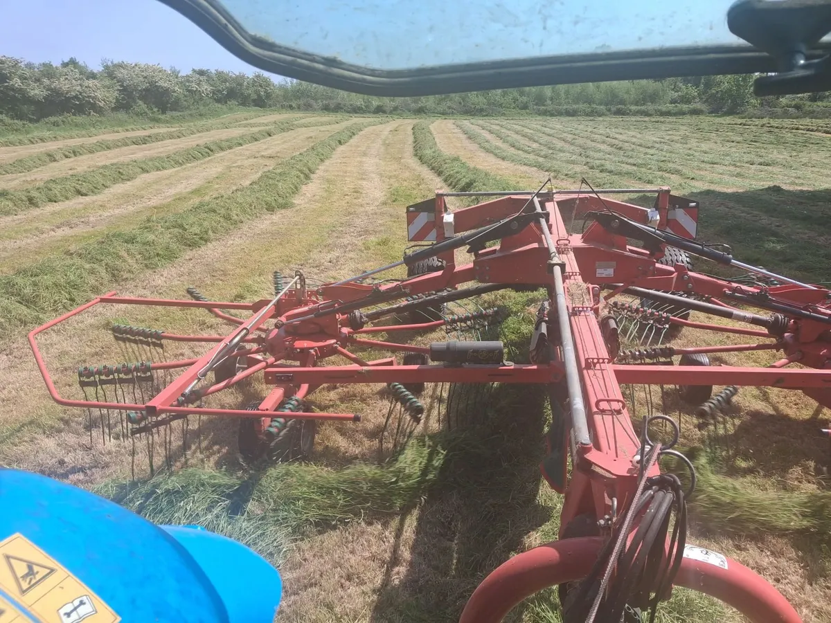 Round Baling - Image 3