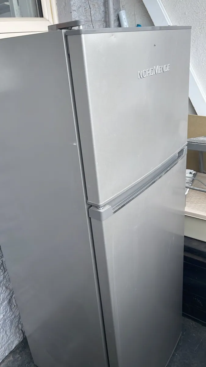 Fridge cfreezer - Image 1