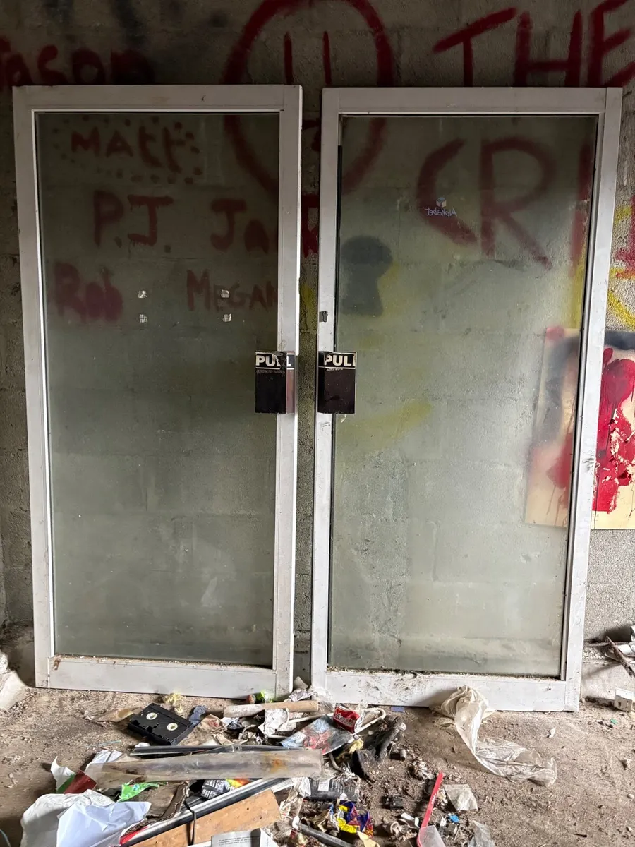 Double doors - Image 3