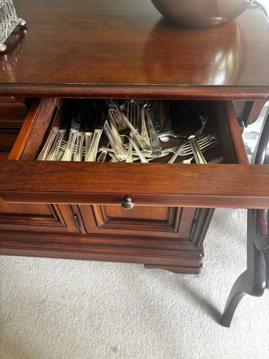 Sideboard - Image 4